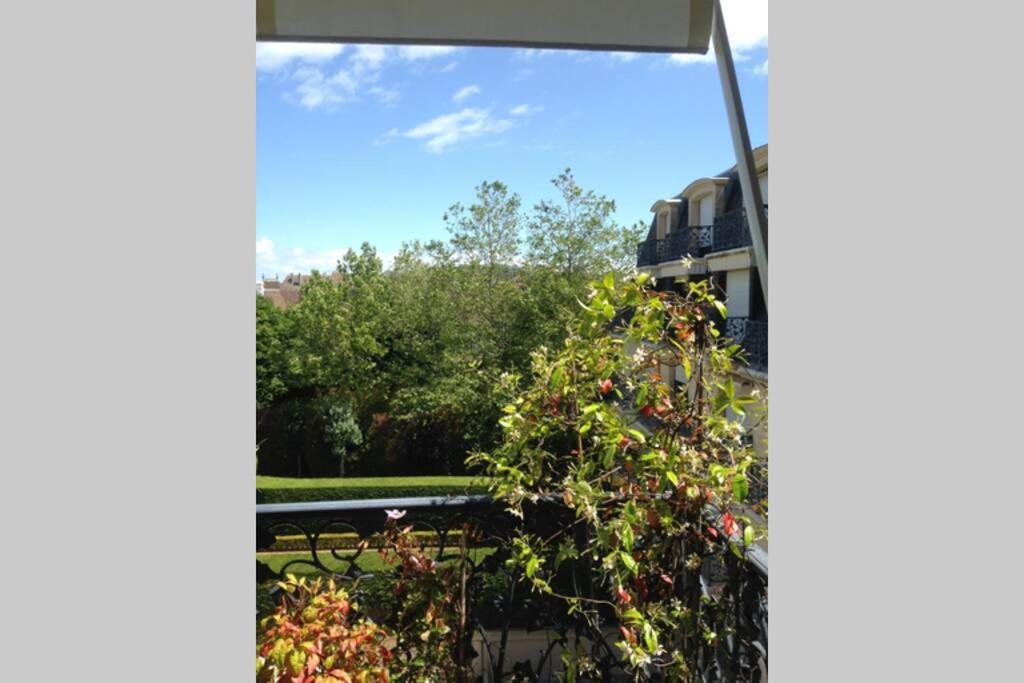 Nid Douillet A Bagatelle Apartment Deauville Exterior photo